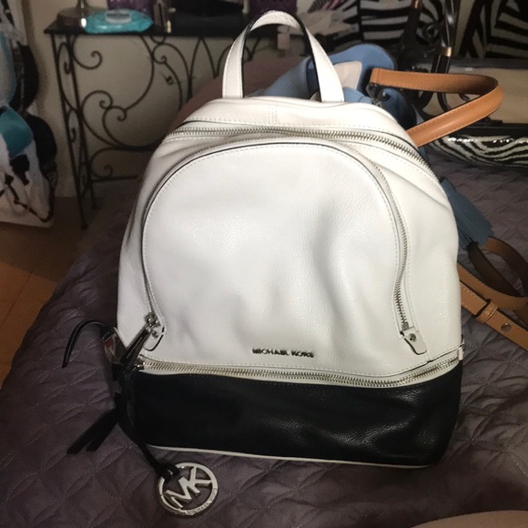 Michael kors back pack hardly used good condition